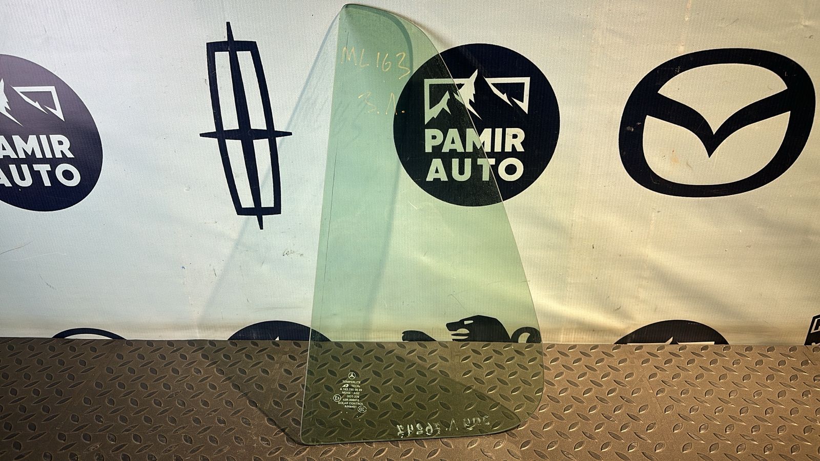 Форточка двери задняя левая Mercedes M/W163 1997-2005