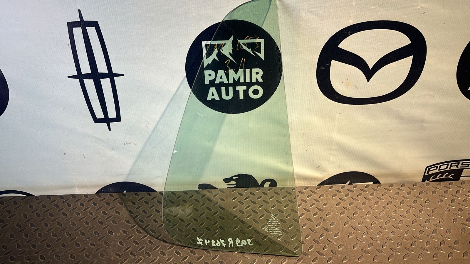 Форточка двери задняя правая Mercedes M/W163 1997-2005