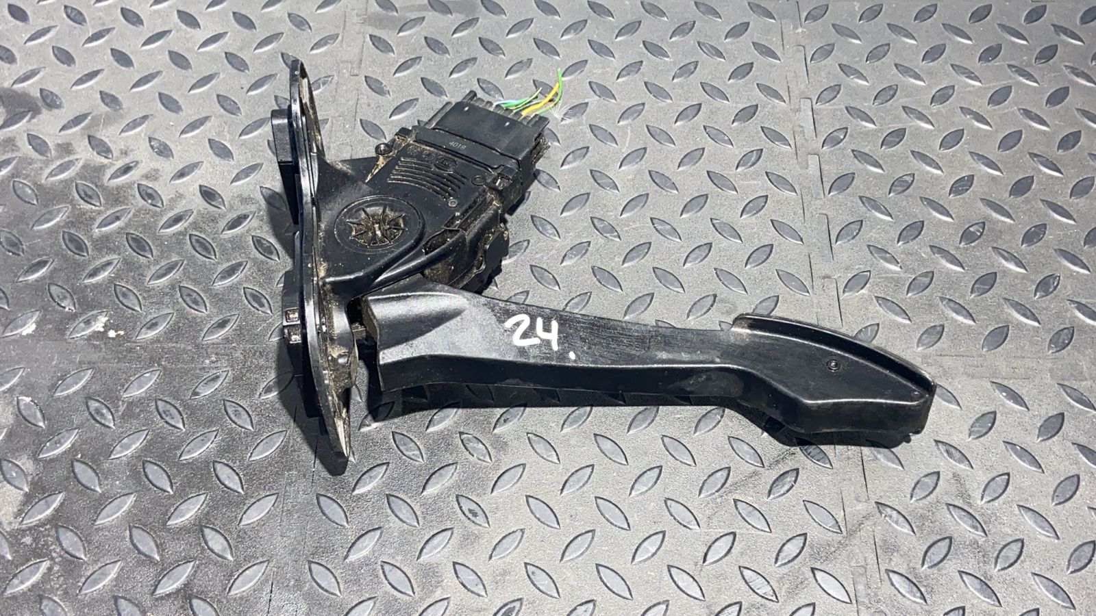 Педаль газа Ford Transit 2006-2013