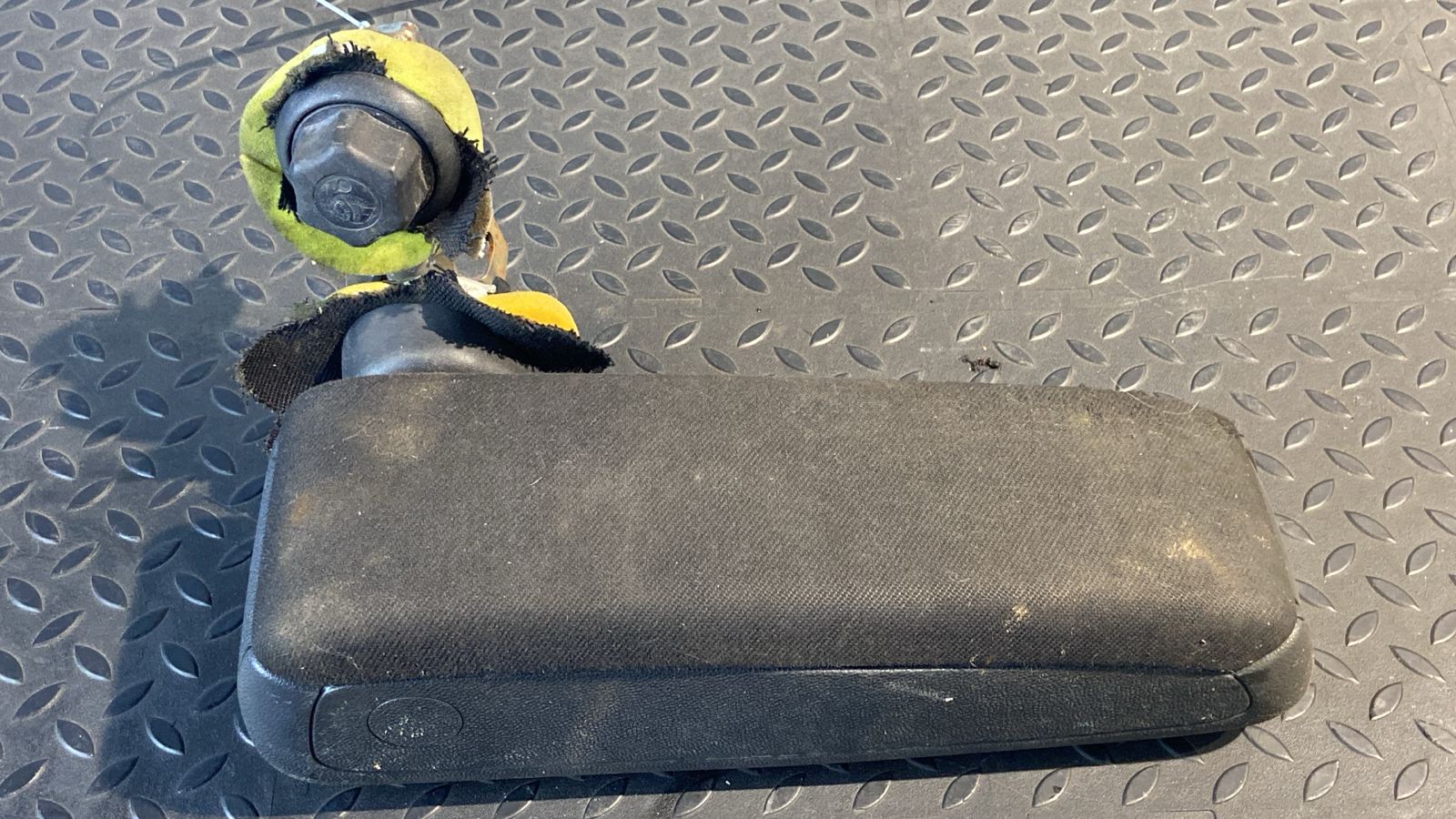 Подлокотник сиденья Opel Astra/H 2004-2014