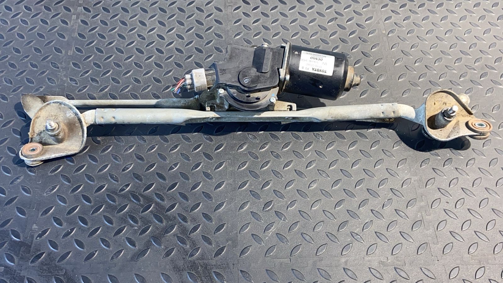 Трапеция стеклоочистителя Toyota Avensis/2 2003-2009