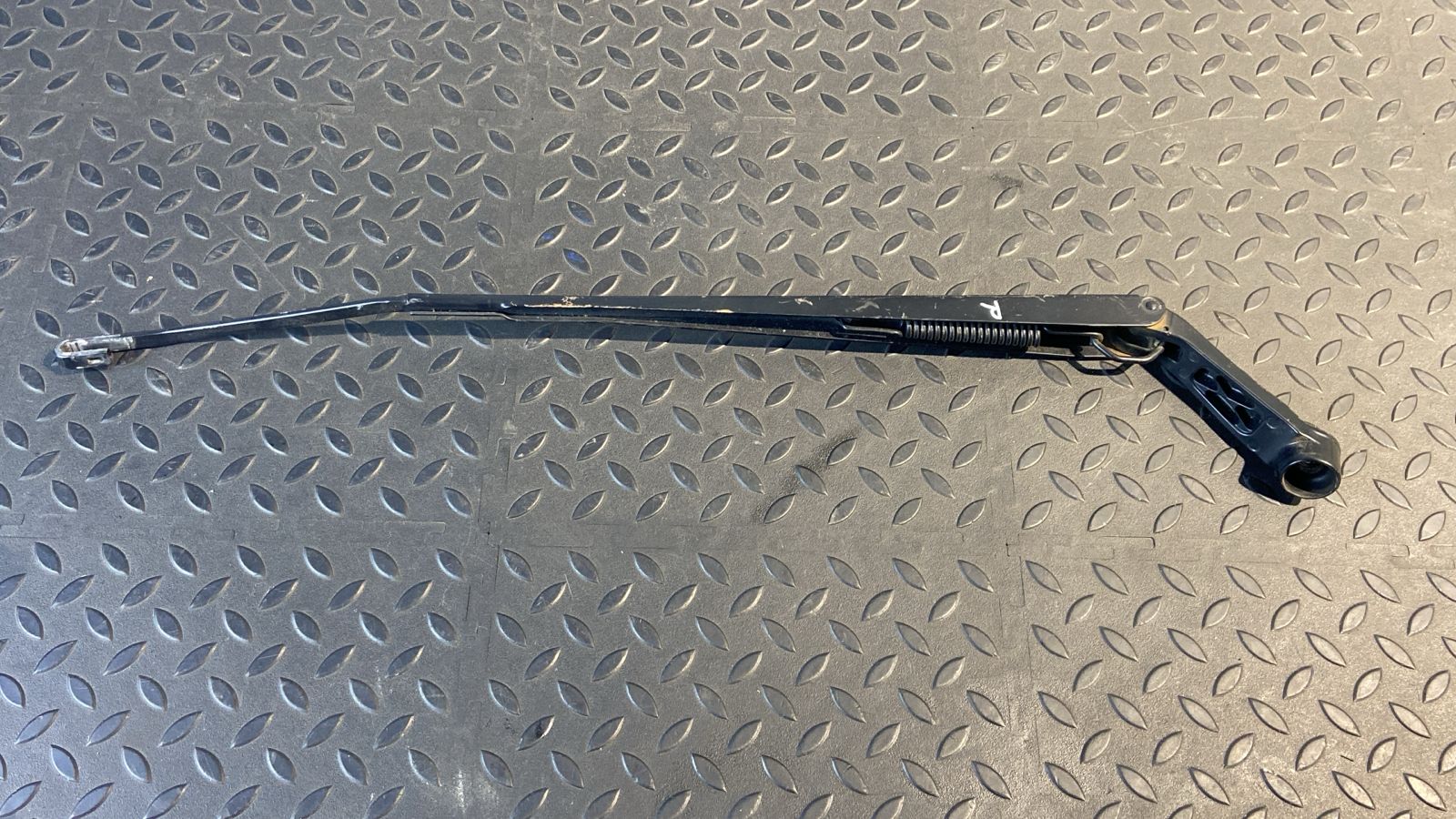 Поводок стеклоочистителя правый Toyota Avensis/2 2003-2009