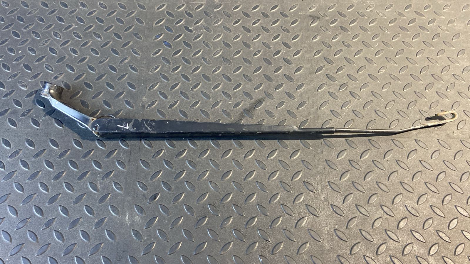 Поводок стеклоочистителя левый Toyota Avensis/2 2003-2009