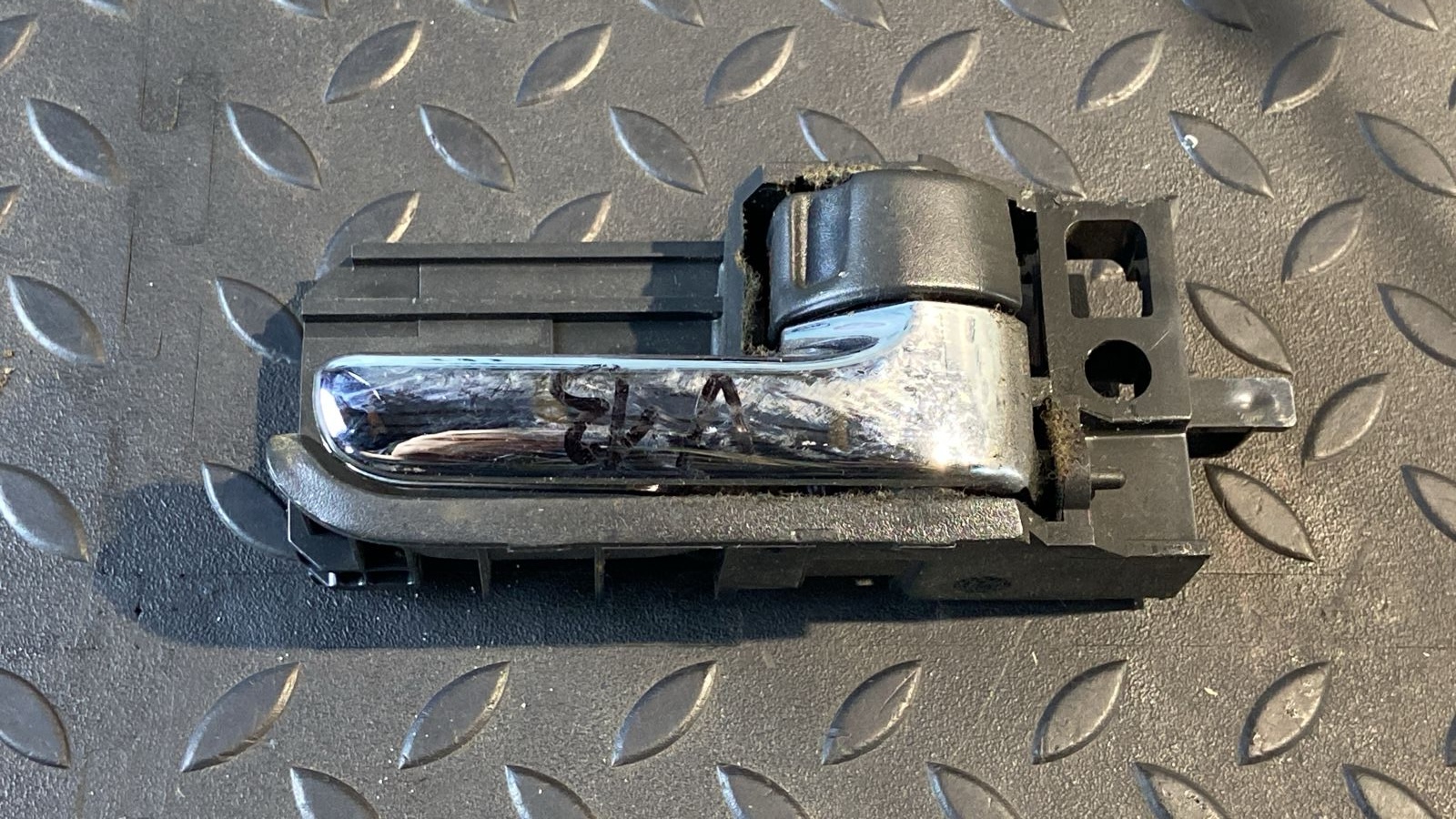 Ручка двери задняя правая Toyota Avensis/2 2003-2009