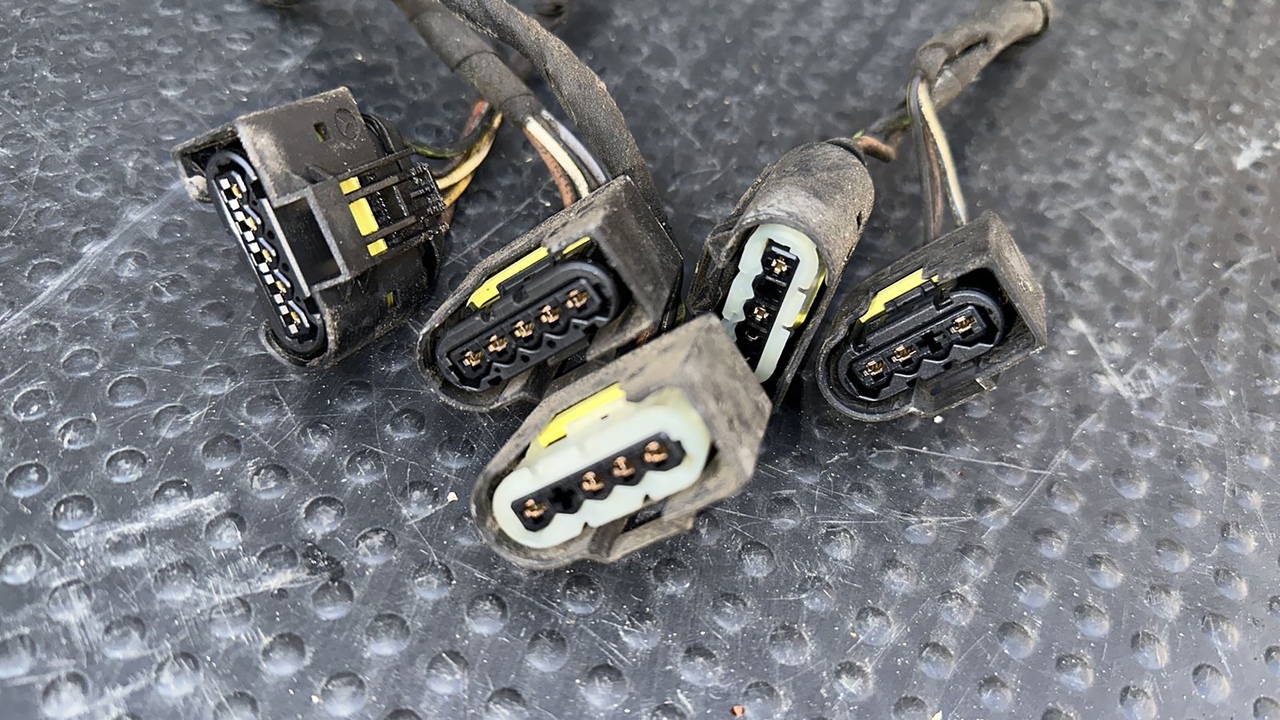 Разъем проводки фар Mercedes E/W211 2002-2009