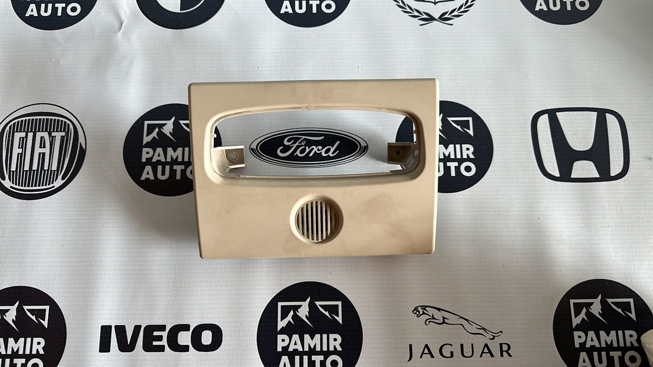 Накладка плафона Ford C-Max 2003-2010