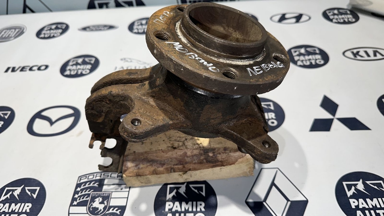 Кулак поворотный передний левый Opel Movano/A 2003-2010