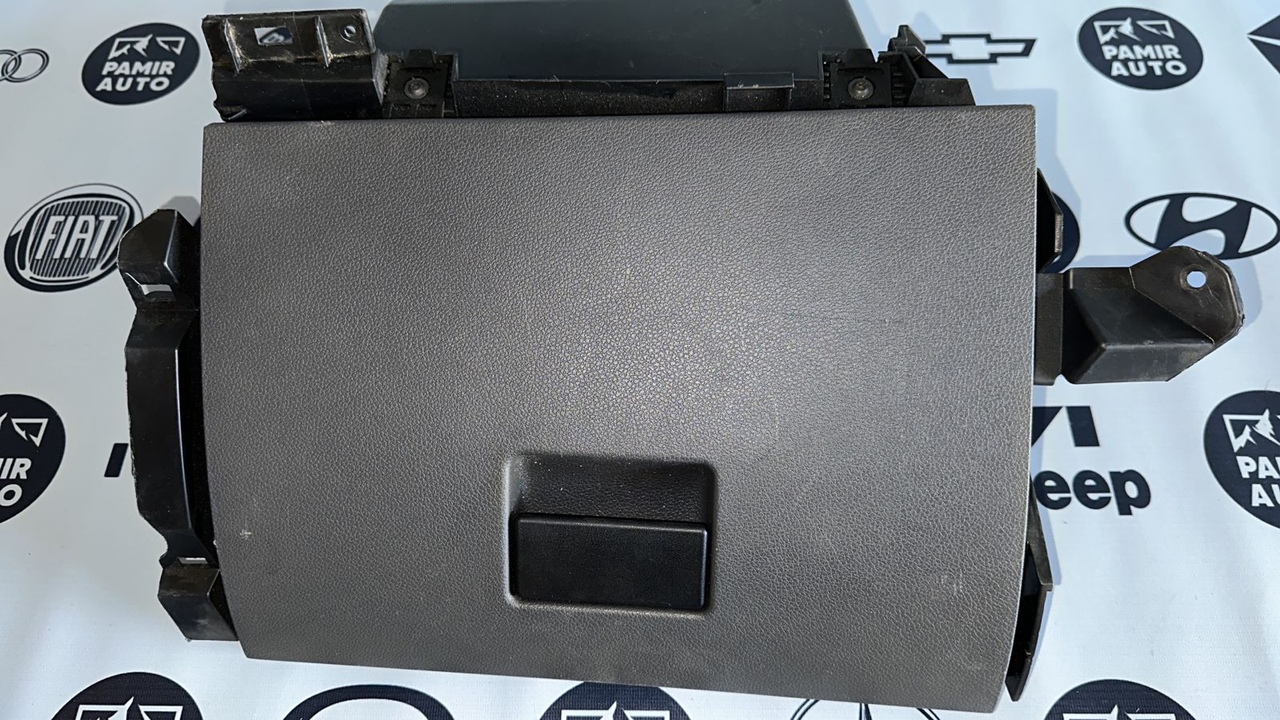 Бардачок Ford C-Max 2003-2010