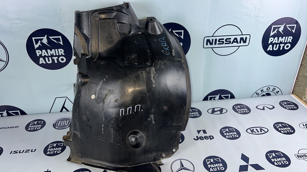 Локер (Подкрылок) передний правый Mercedes C/W204 2006-2015