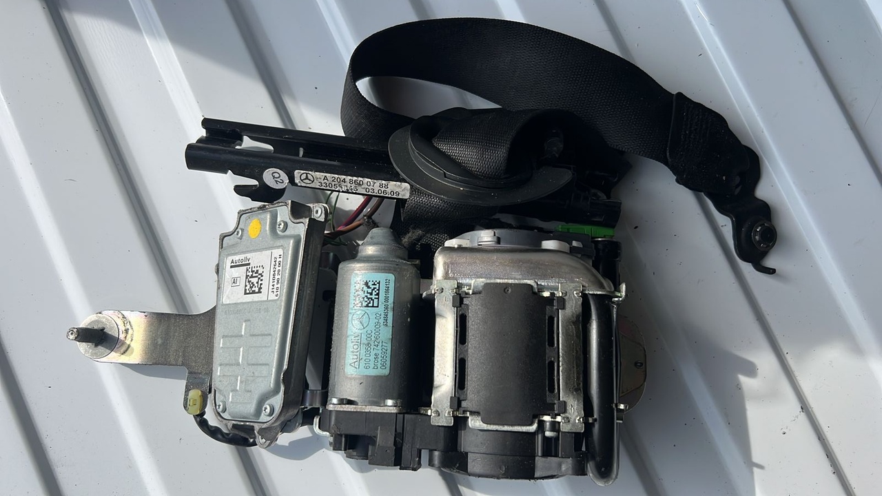 Ремень безопасности передний левый Mercedes C/W204 2006-2015