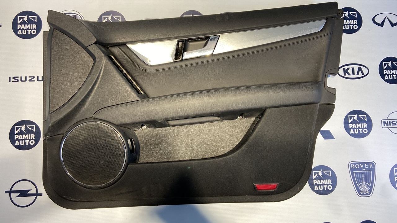 Обшивка двери передняя правая Mercedes C/W204 2006-2015