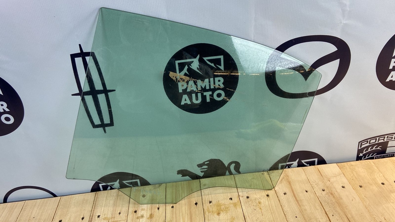 Стекло двери заднее левое Mercedes C/W204 2006-2015