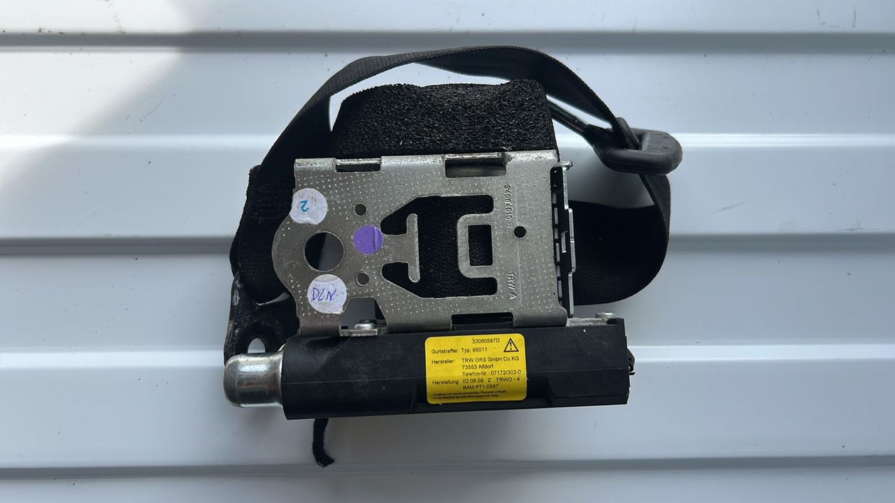 Ремень безопасности задний правый Mercedes C/W204 2006-2015