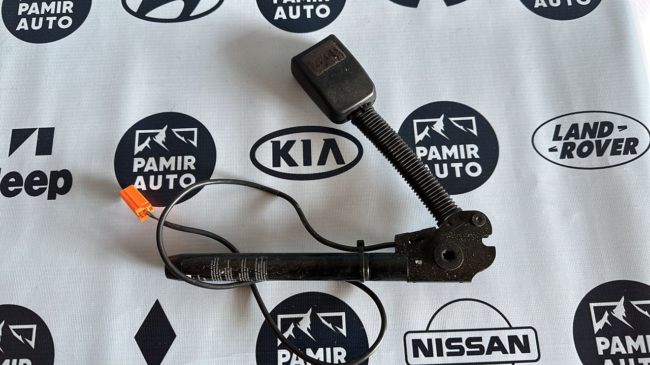 Ответная часть ремня безопасности передняя правая Ford C-Max 2003-2010