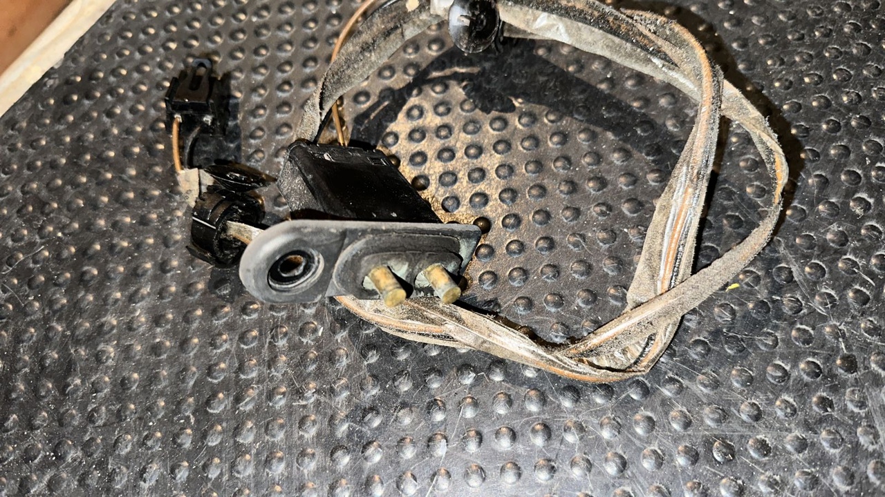 Выключатель концевой Opel Movano/A 2003-2010