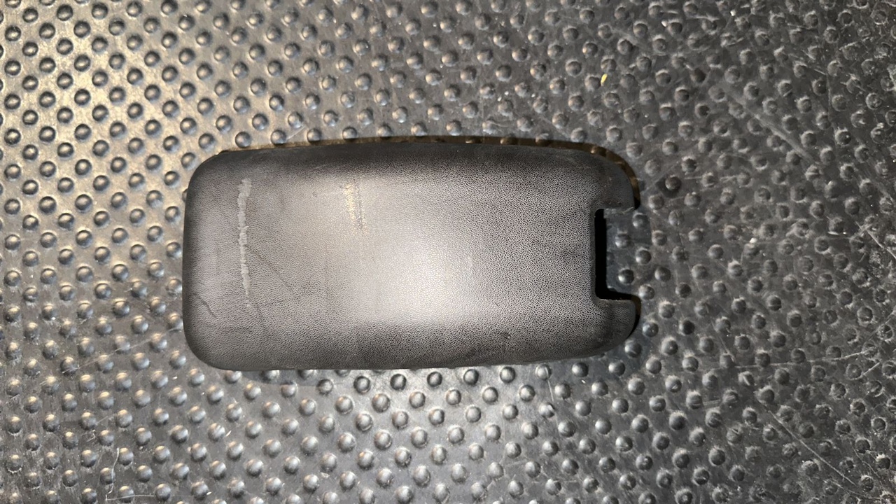 Накладка петли багажника левая Opel Movano/A 2003-2010