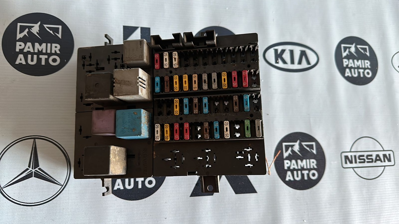 Блок предохранителей Opel Movano/A 2003-2010